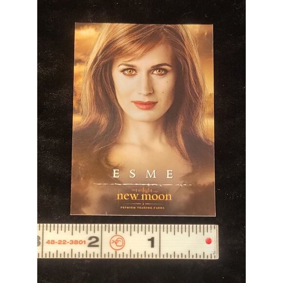 Collectible Esme New Moon Trading Card - Picture 4 of 6